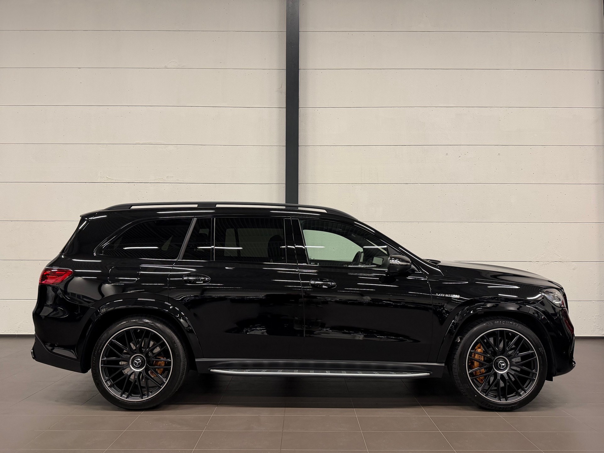 MERCEDES-BENZ GLS 63 AMG 4Matic + 9G-Tronic-image-8