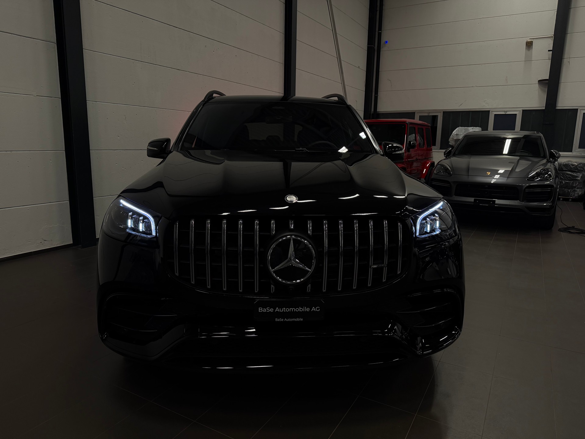 MERCEDES-BENZ GLS 63 AMG 4Matic + 9G-Tronic-image-7