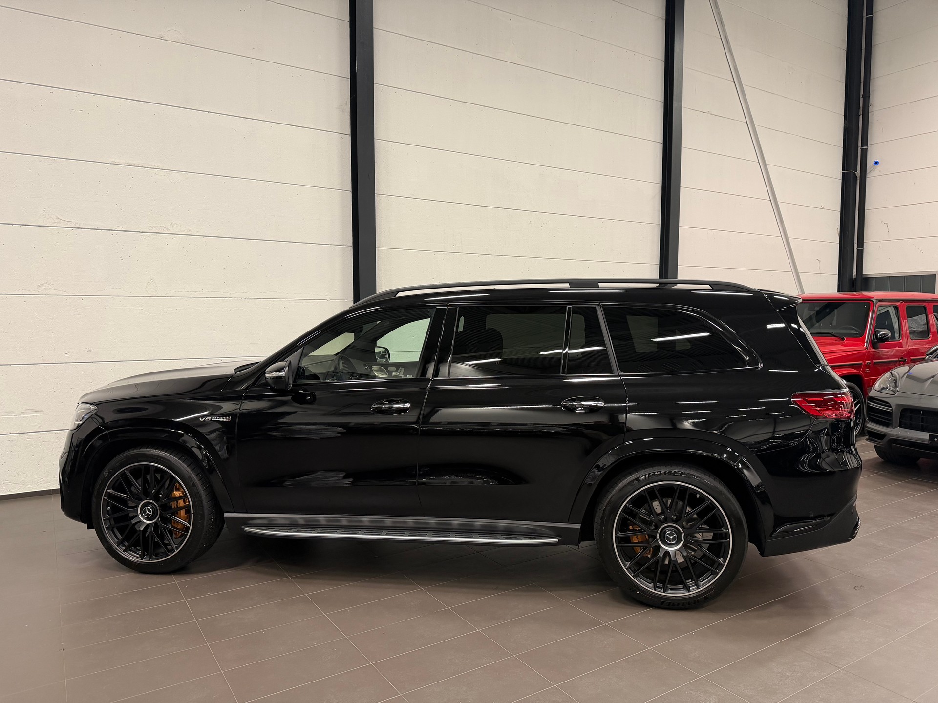 MERCEDES-BENZ GLS 63 AMG 4Matic + 9G-Tronic-image-11