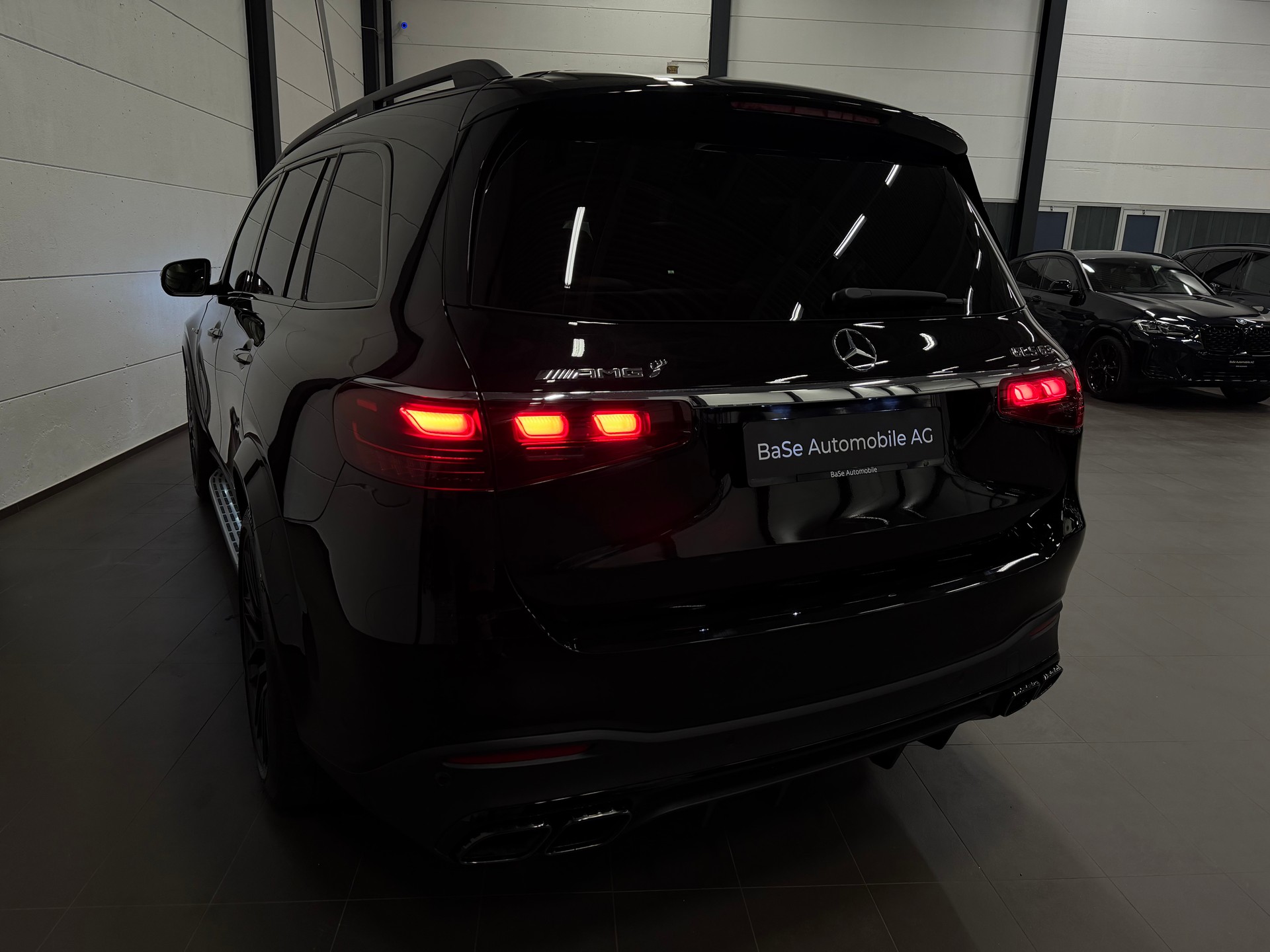 MERCEDES-BENZ GLS 63 AMG 4Matic + 9G-Tronic-image-15