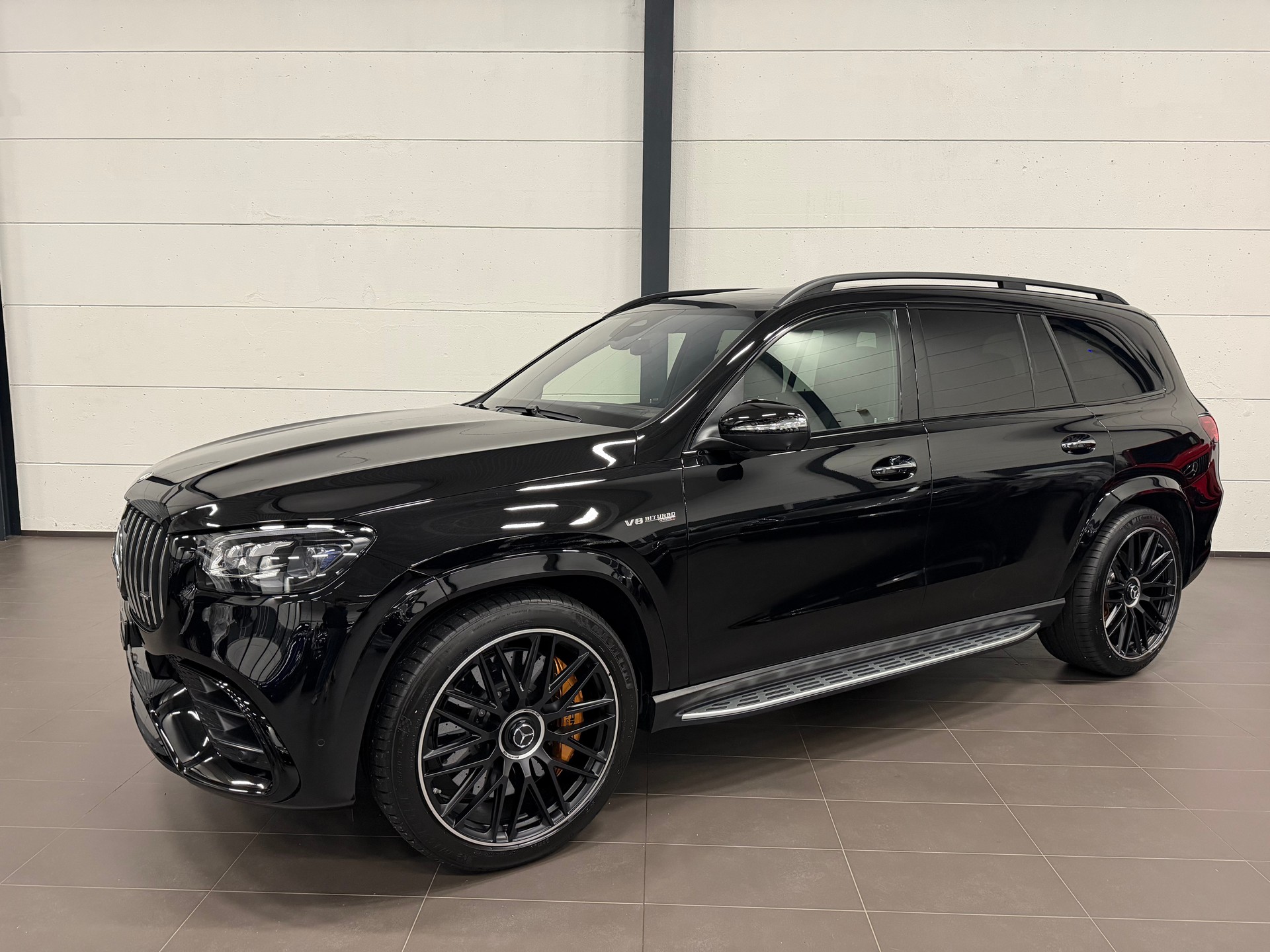 MERCEDES-BENZ GLS 63 AMG 4Matic + 9G-Tronic-image-2