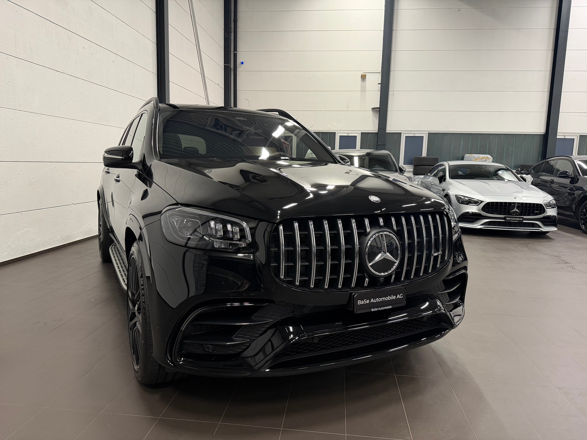 MERCEDES-BENZ GLS 63 AMG 4Matic + 9G-Tronic-image-6