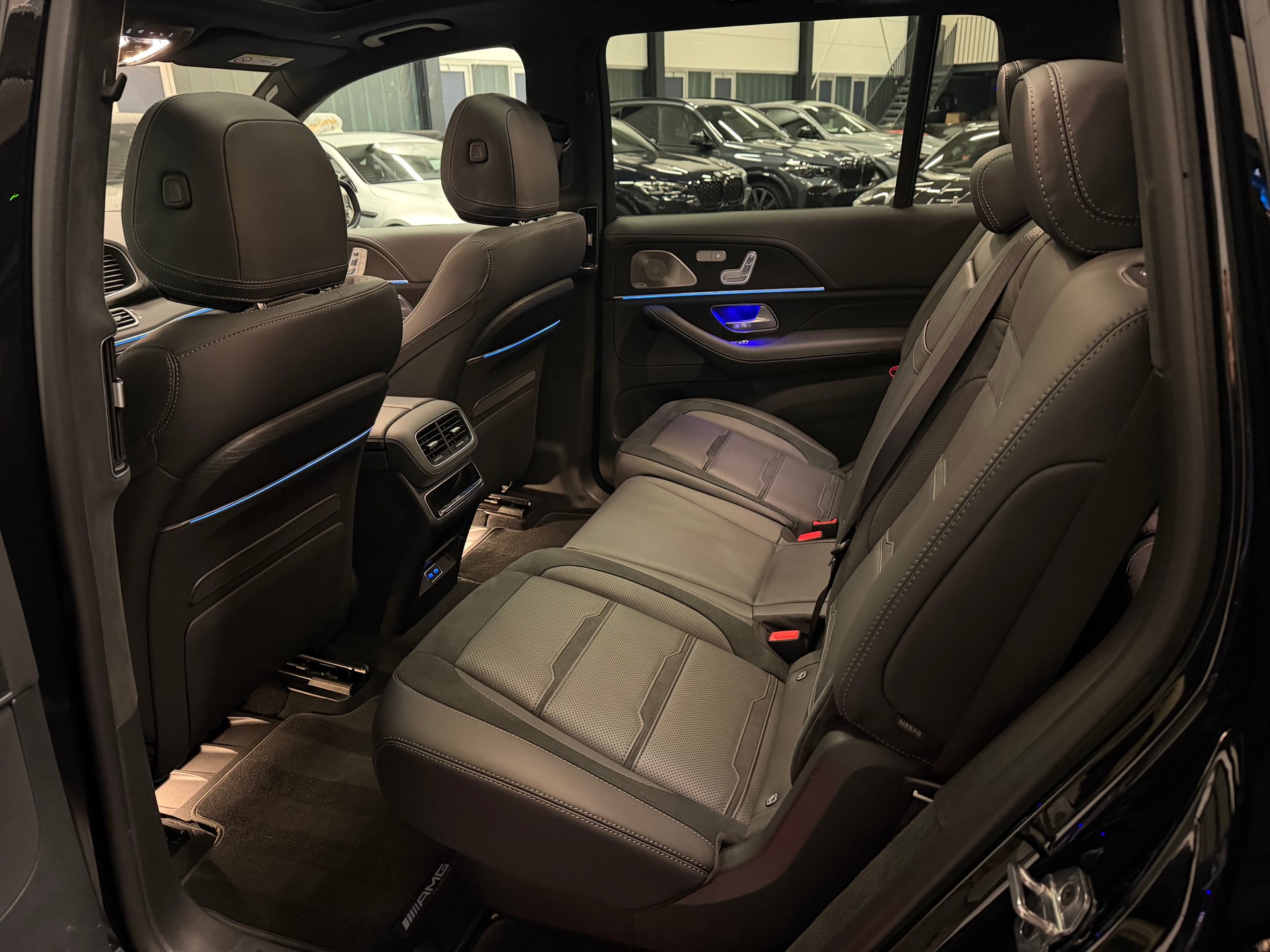 MERCEDES-BENZ GLS 63 AMG 4Matic + 9G-Tronic-image-21