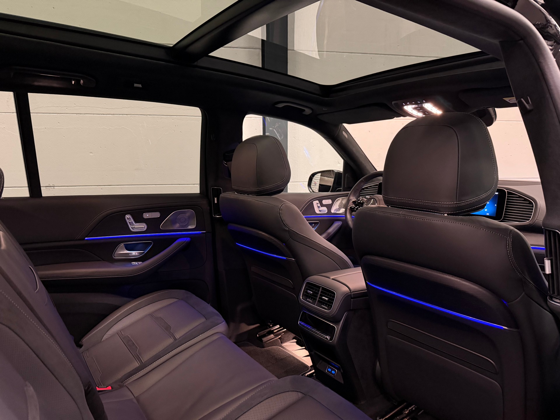 MERCEDES-BENZ GLS 63 AMG 4Matic + 9G-Tronic-image-22