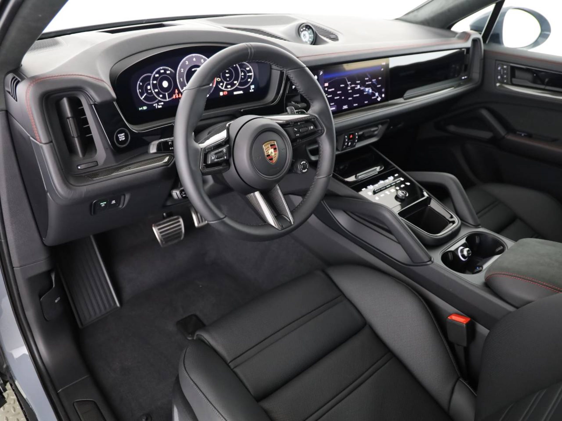 PORSCHE Cayenne GTS Coupé-image-4