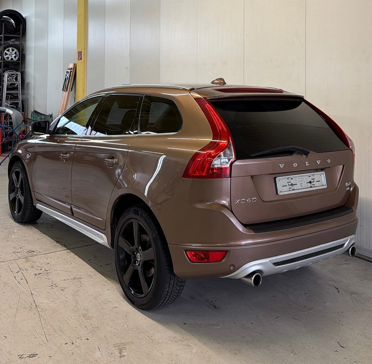 VOLVO XC60 D4 AWD R-Design Geartronic(Frisch Mfk)-image-7