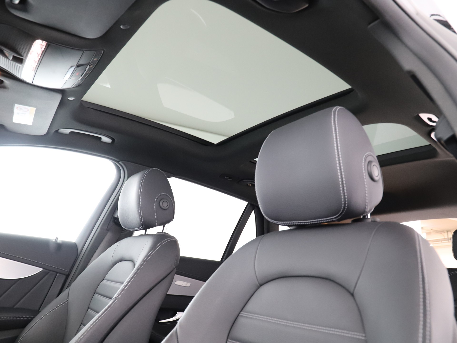 MERCEDES-BENZ GLC 300 de AMG Line 4M A-image-14