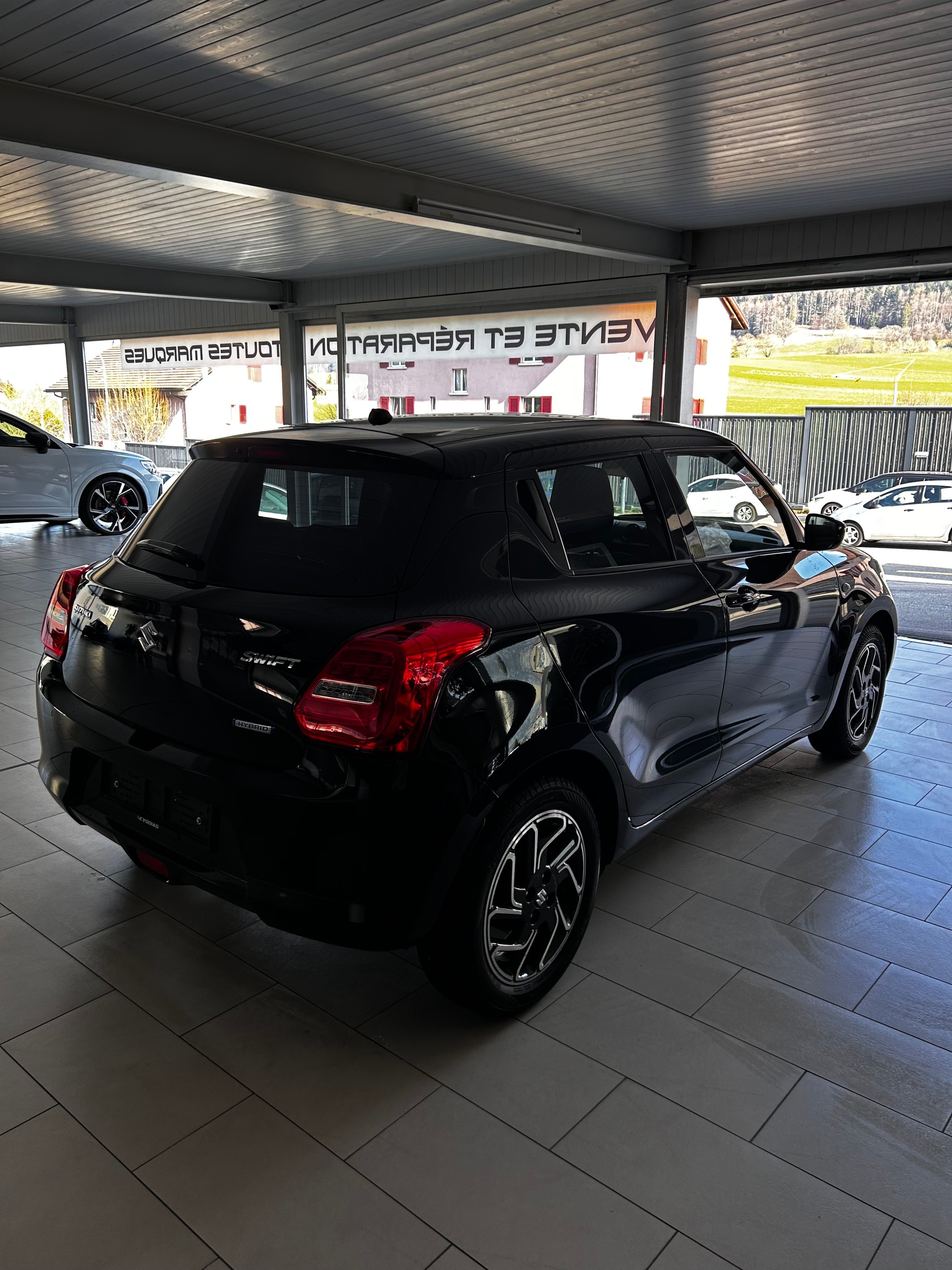 SUZUKI Swift 1.2 Compact Top Hybrid CVT-image-6