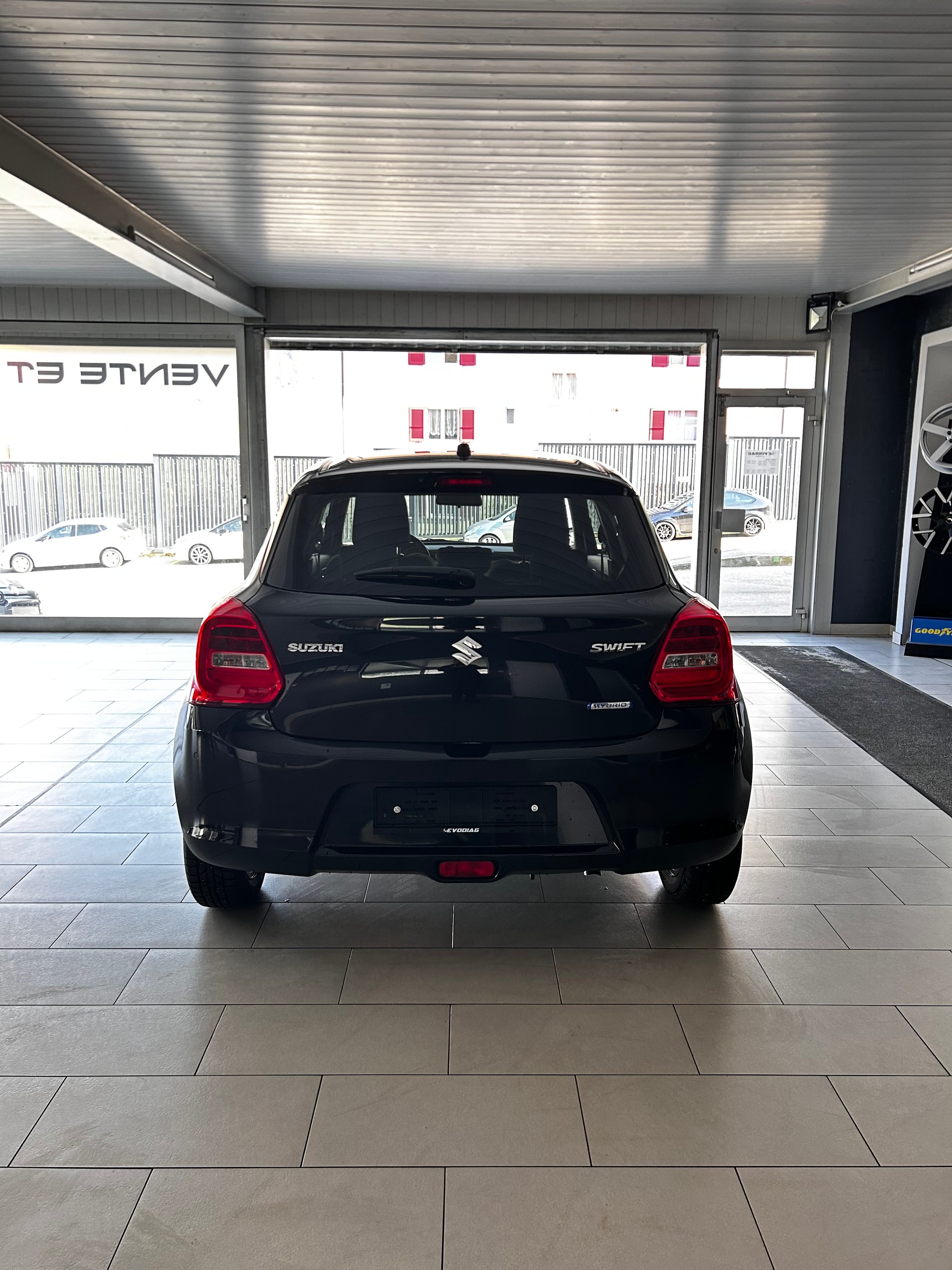 SUZUKI Swift 1.2 Compact Top Hybrid CVT-image-5