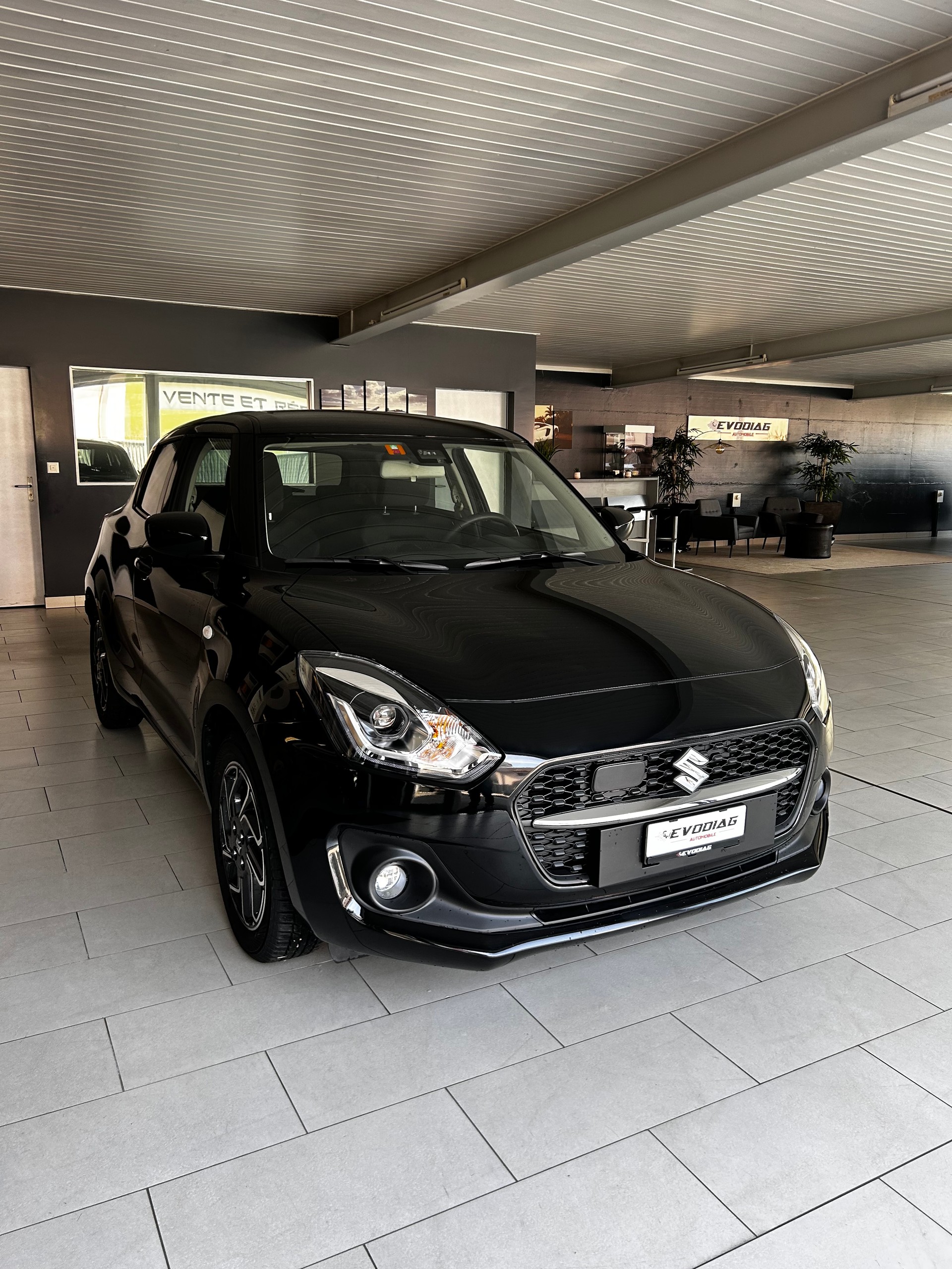 SUZUKI Swift 1.2 Compact Top Hybrid CVT-image-0