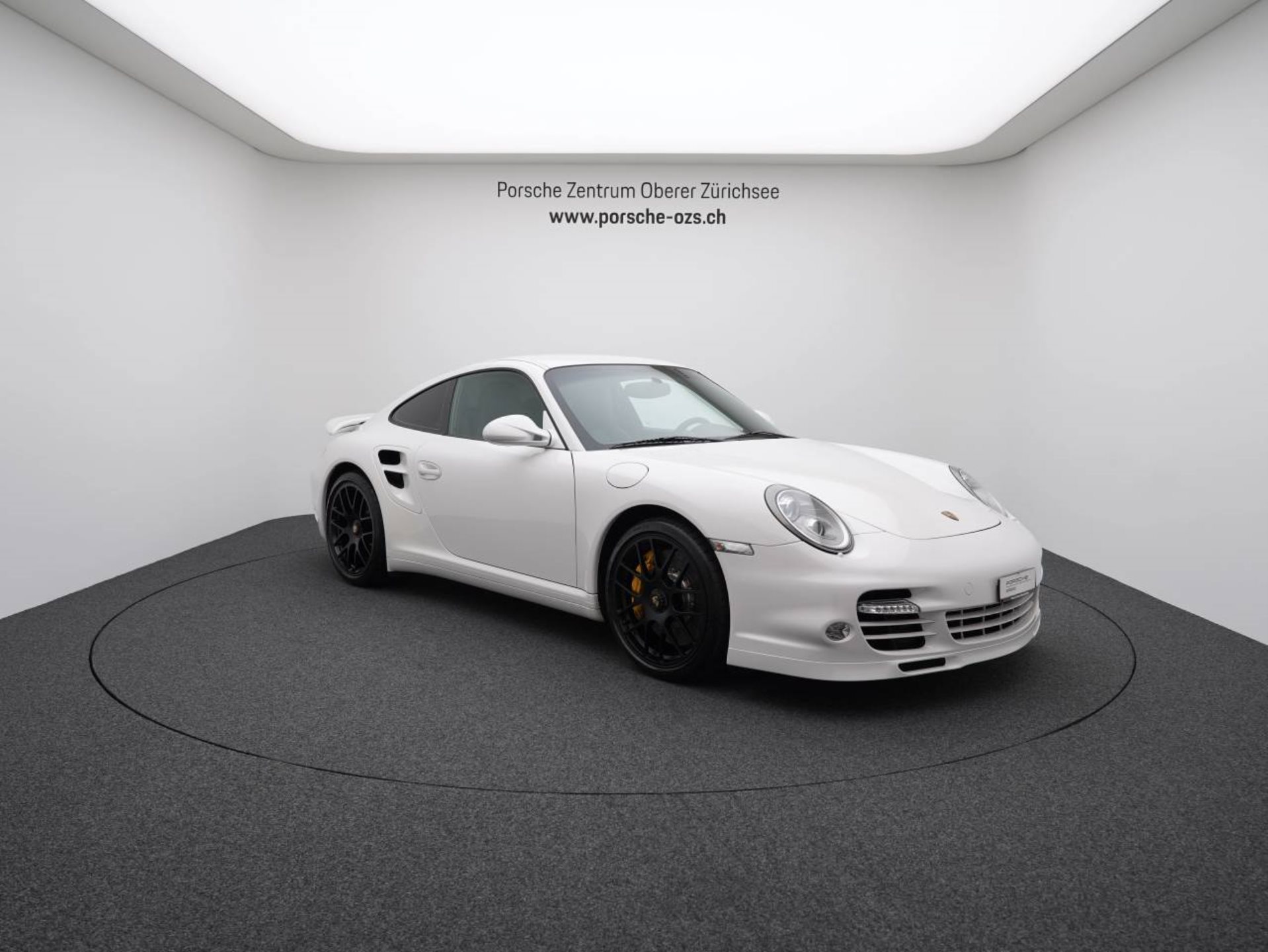 PORSCHE 911 Turbo S-image-8