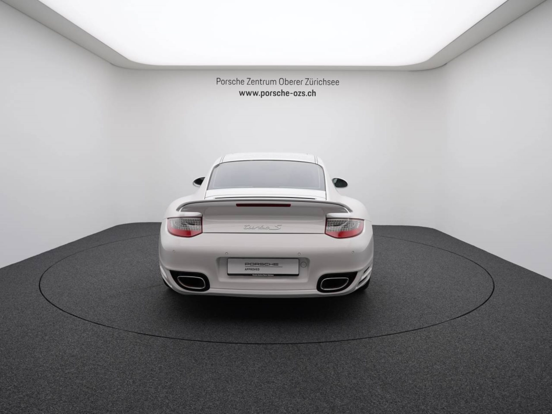 PORSCHE 911 Turbo S-image-5