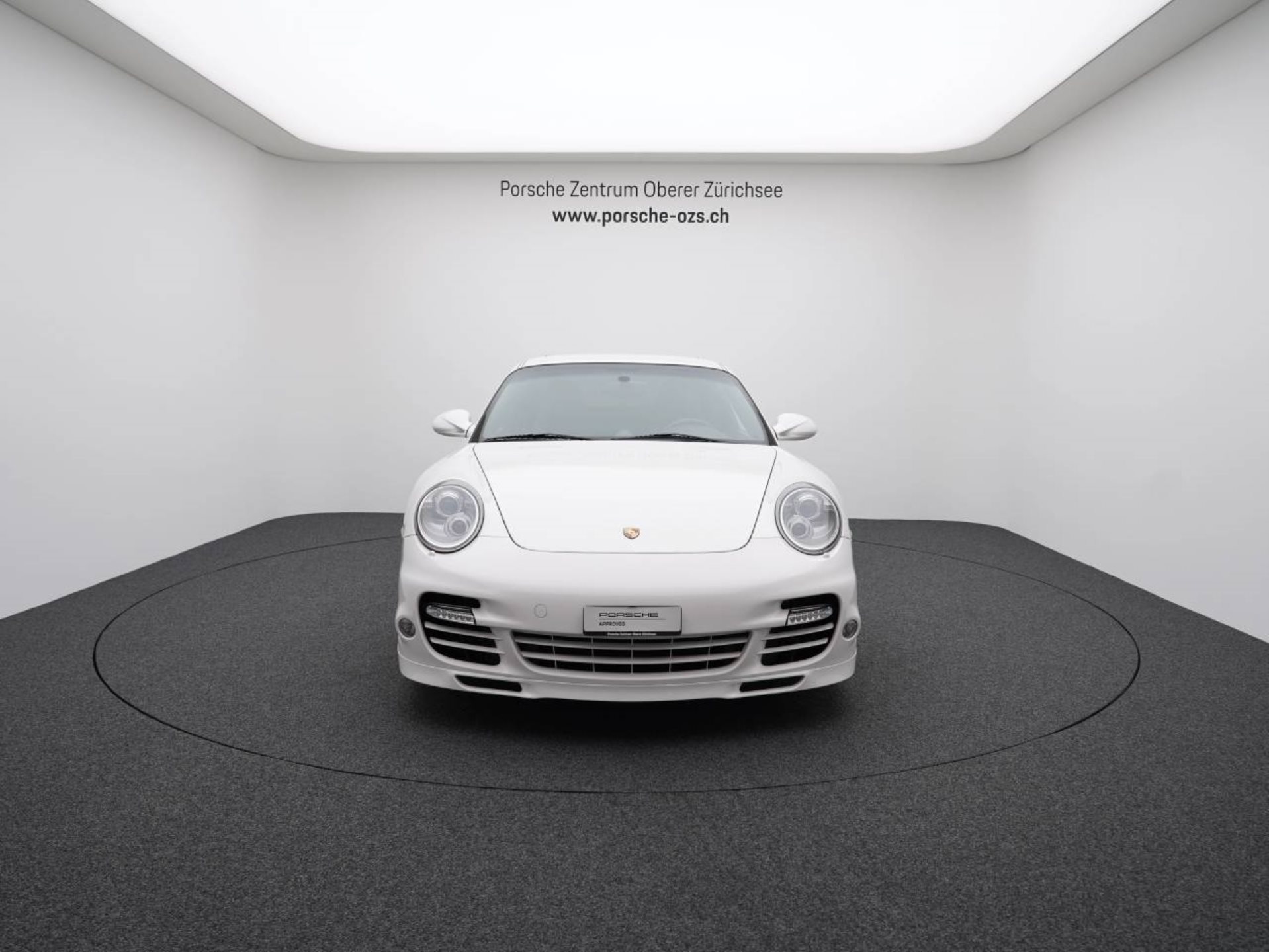 PORSCHE 911 Turbo S-image-9