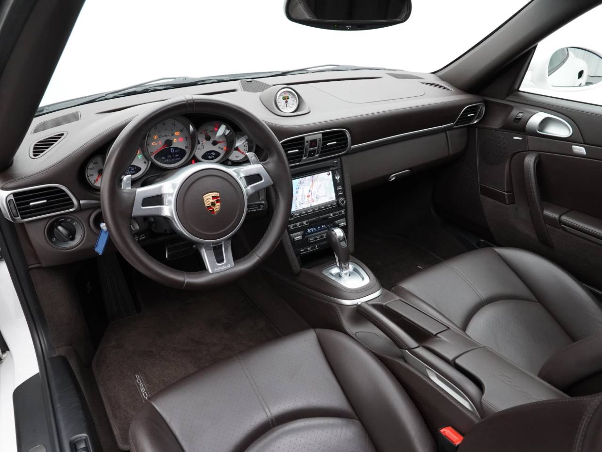 PORSCHE 911 Turbo S-image-14