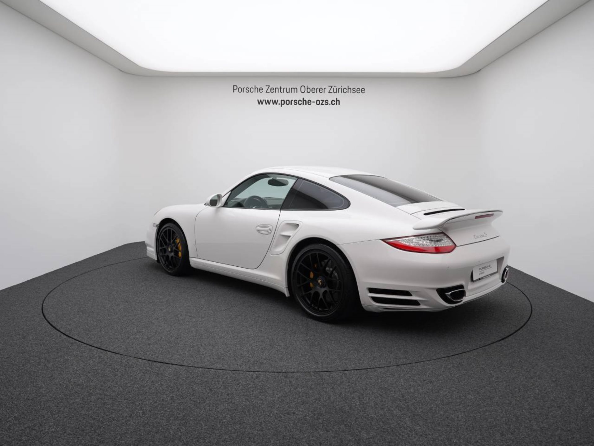 PORSCHE 911 Turbo S-image-2