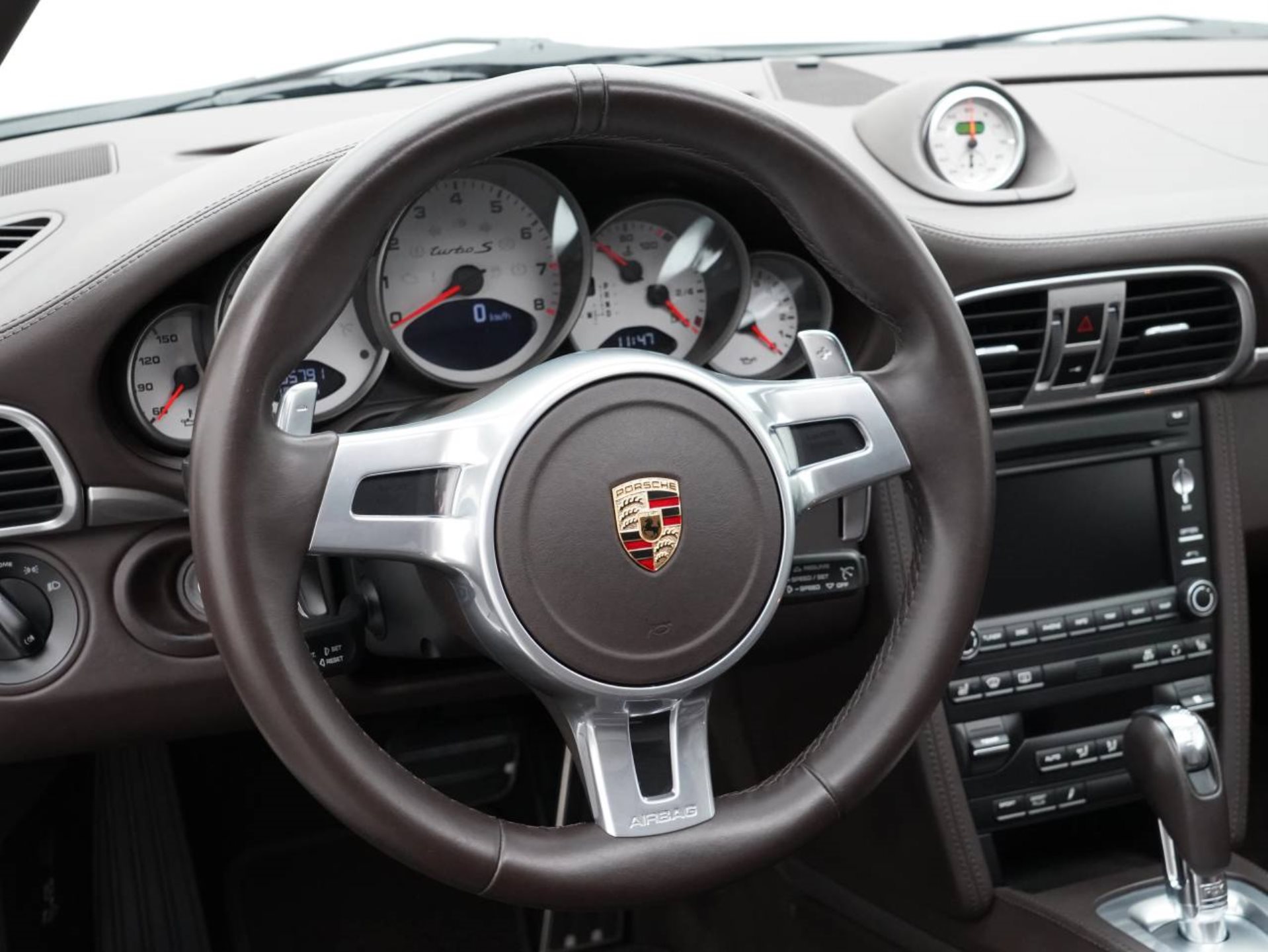 PORSCHE 911 Turbo S-image-15