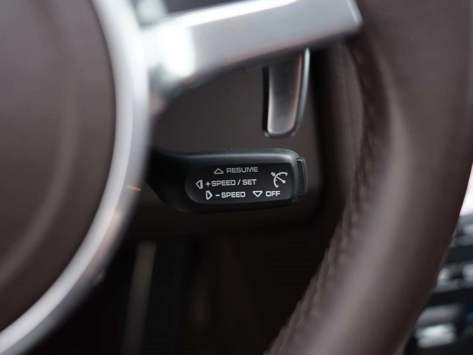 PORSCHE 911 Turbo S-image-29