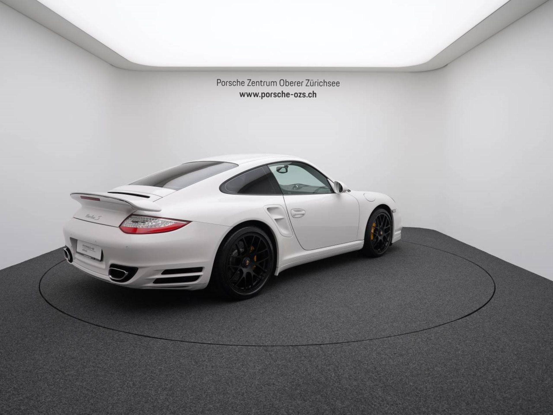 PORSCHE 911 Turbo S-image-6