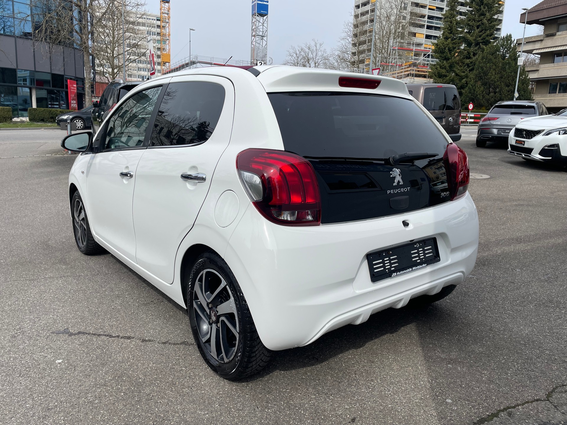 PEUGEOT 108 1.2 VTi Allure Top-image-2