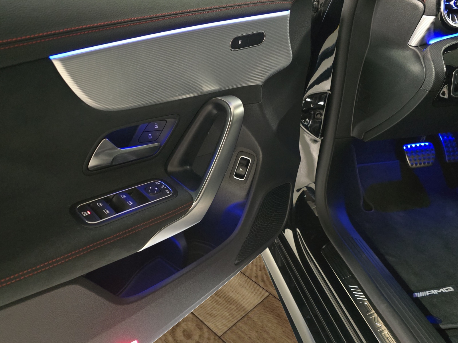 MERCEDES-BENZ CLA 45 S AMG 4Matic+ 8G-DCT-image-18