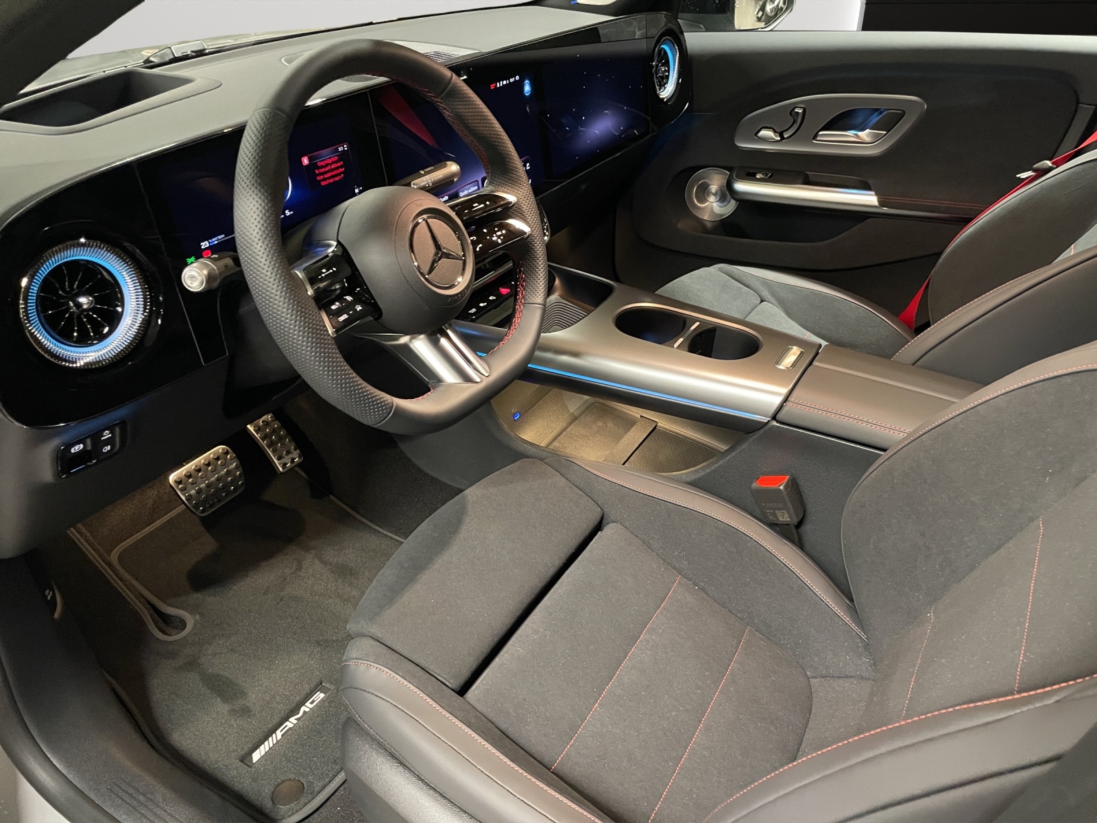 Image MERCEDES-BENZ CLA-350 CLA 350 4 Matic 85 kWh EQ