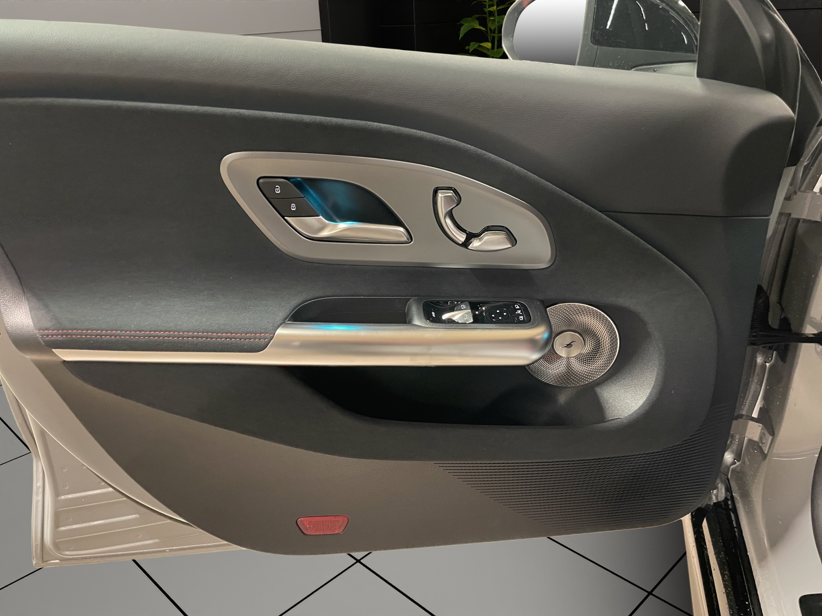 Image MERCEDES-BENZ CLA-350 CLA 350 4 Matic 85 kWh EQ