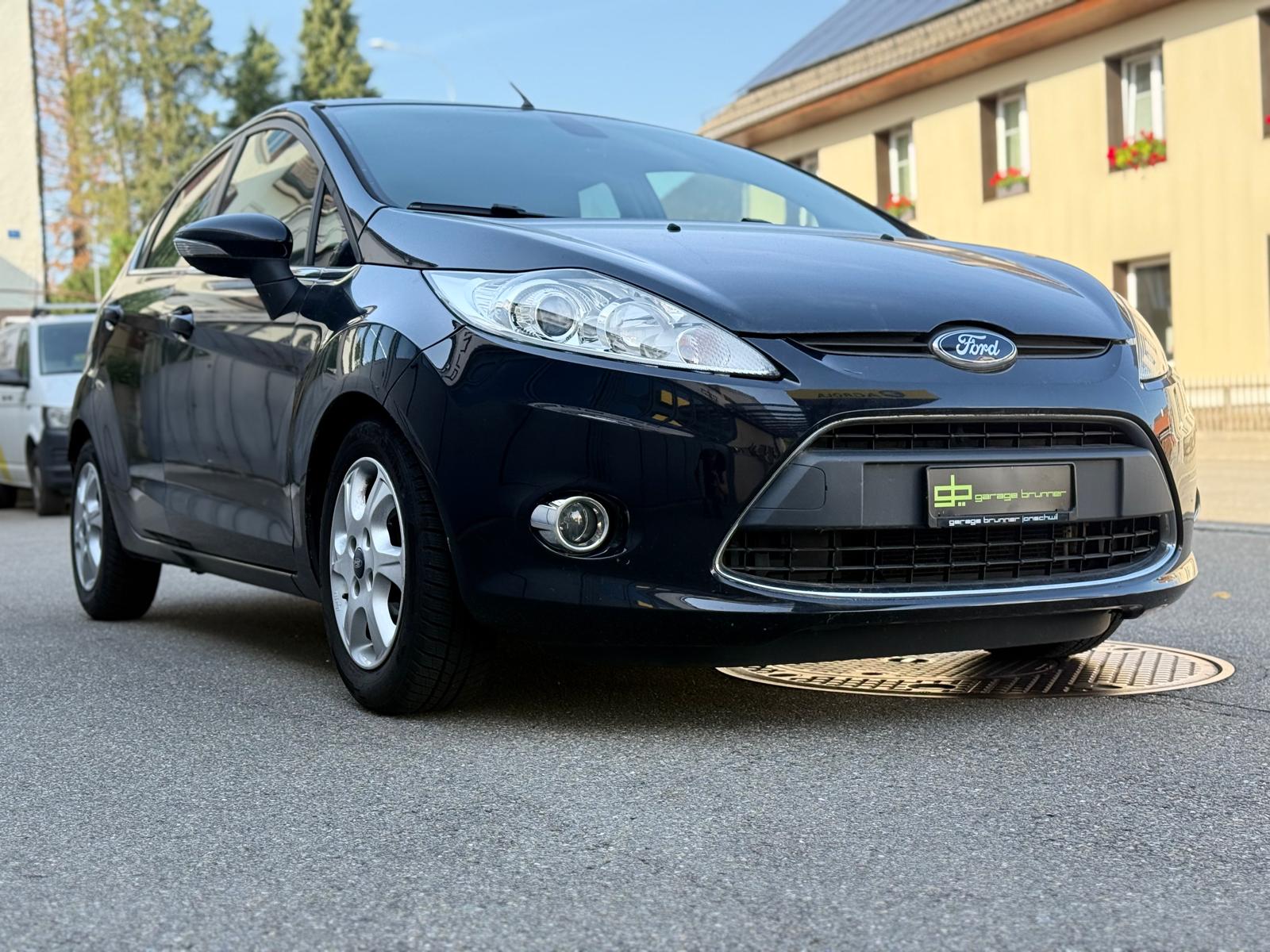 FORD Fiesta 1.6 16V Titanium-image-3
