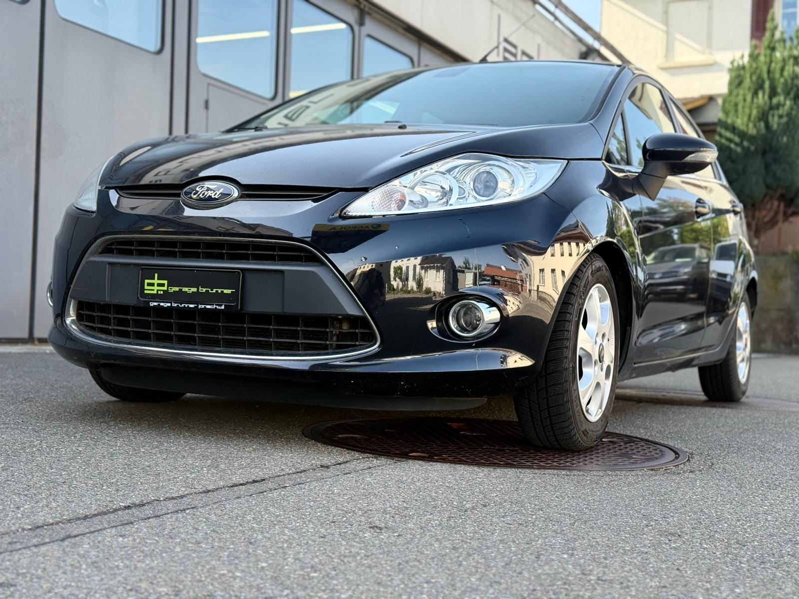FORD Fiesta 1.6 16V Titanium-image-1