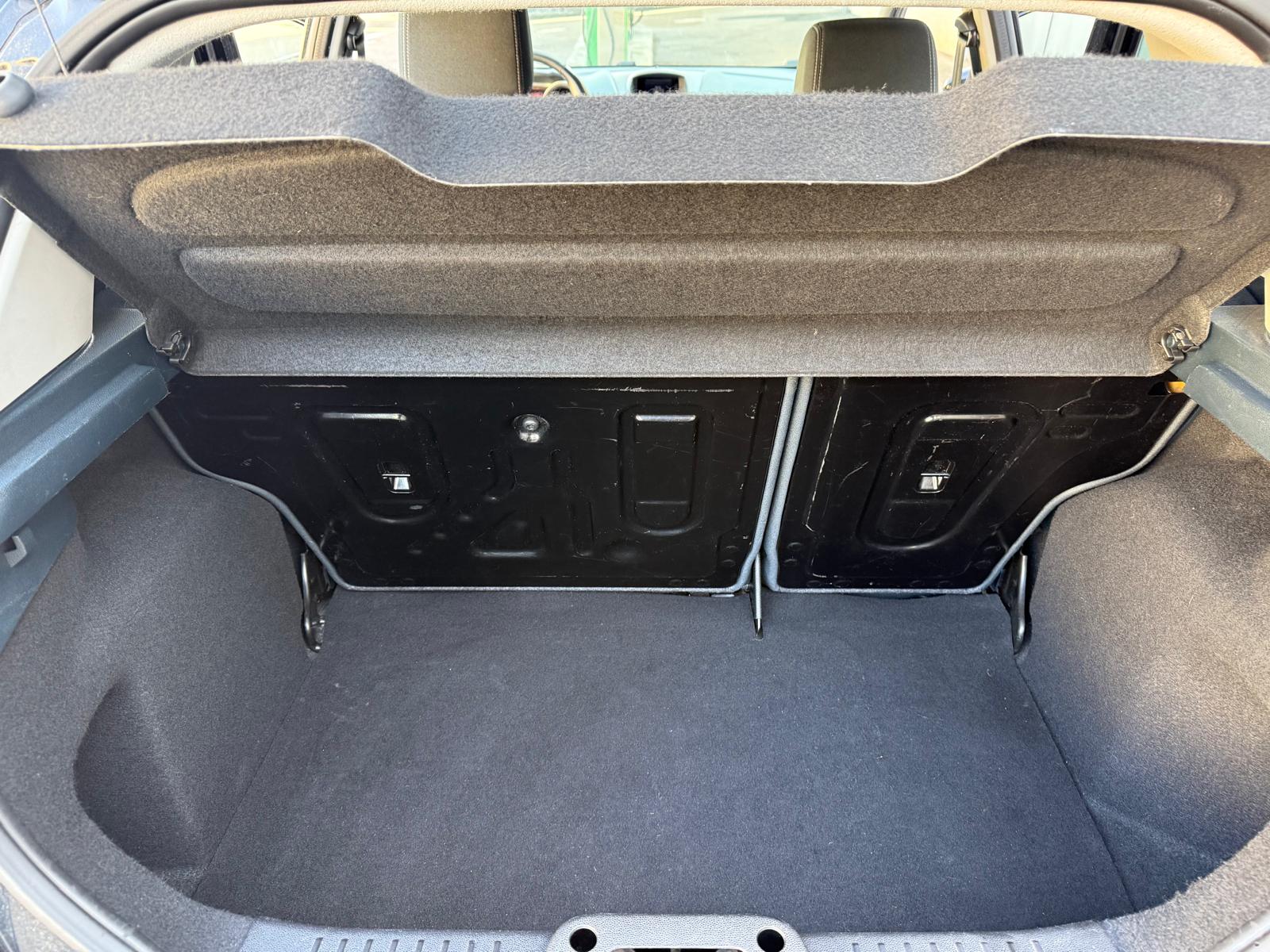 FORD Fiesta 1.6 16V Titanium-image-15