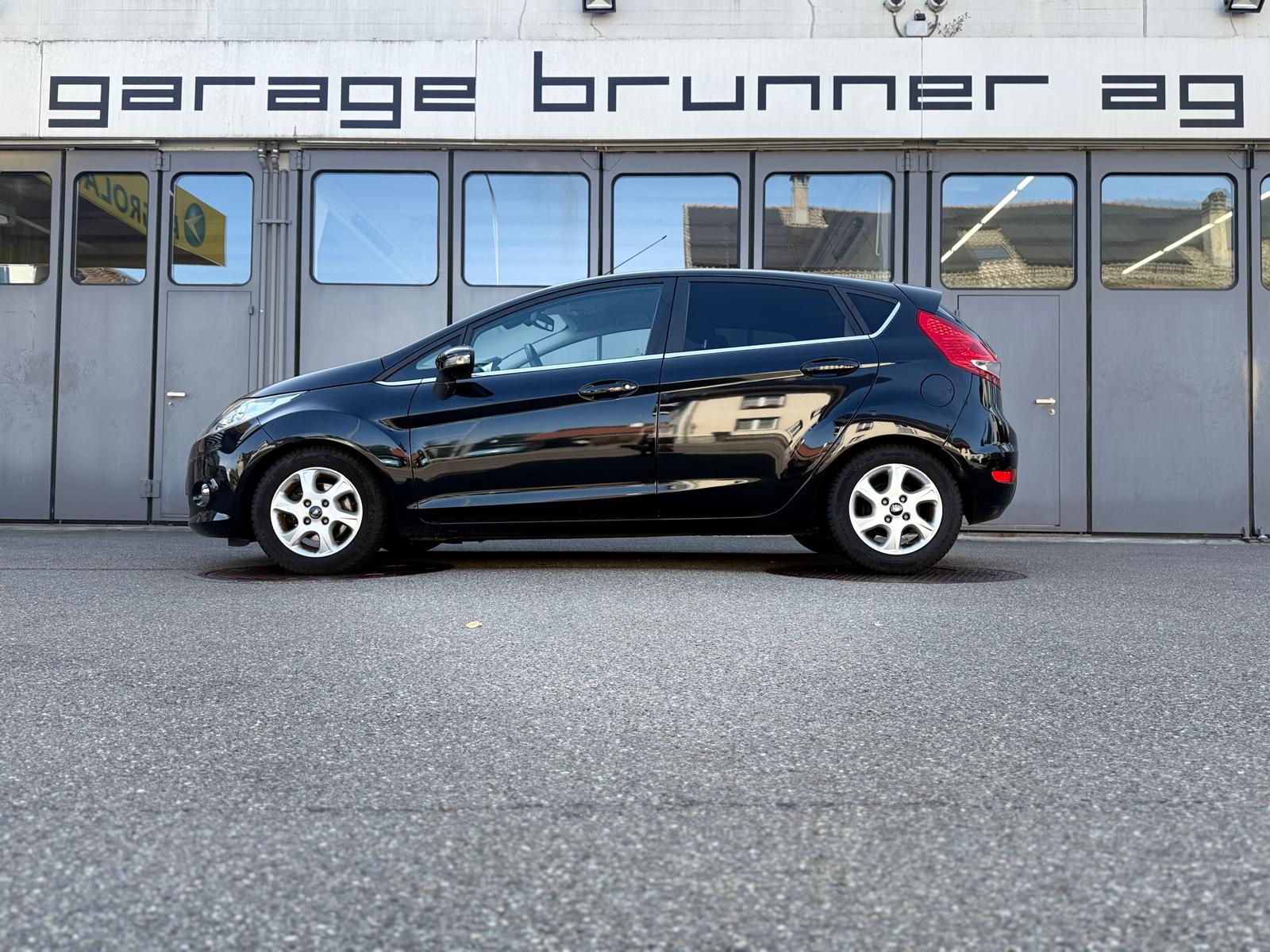 FORD Fiesta 1.6 16V Titanium-image-0