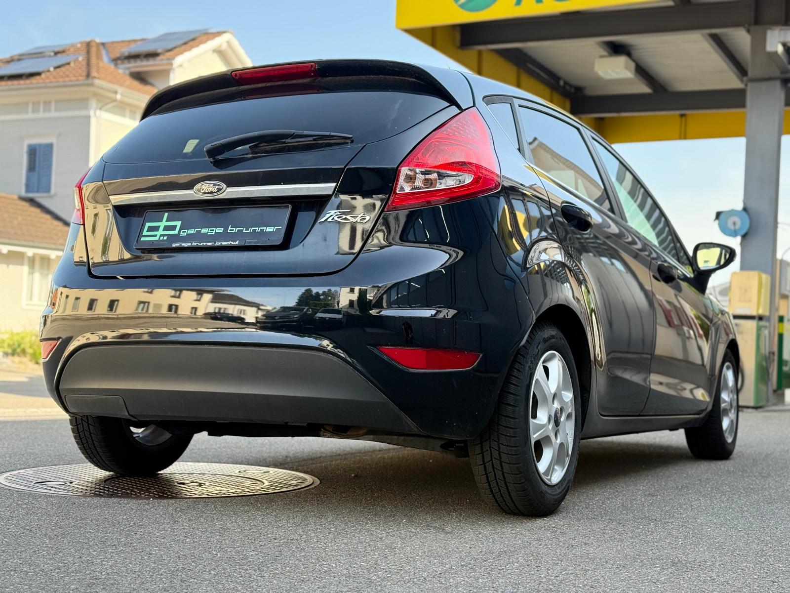 FORD Fiesta 1.6 16V Titanium-image-4