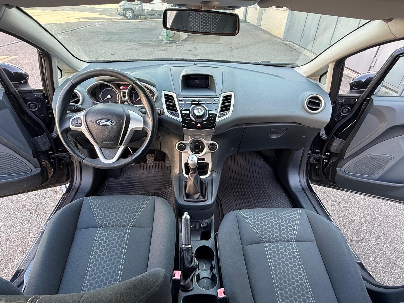 FORD Fiesta 1.6 16V Titanium-image-10