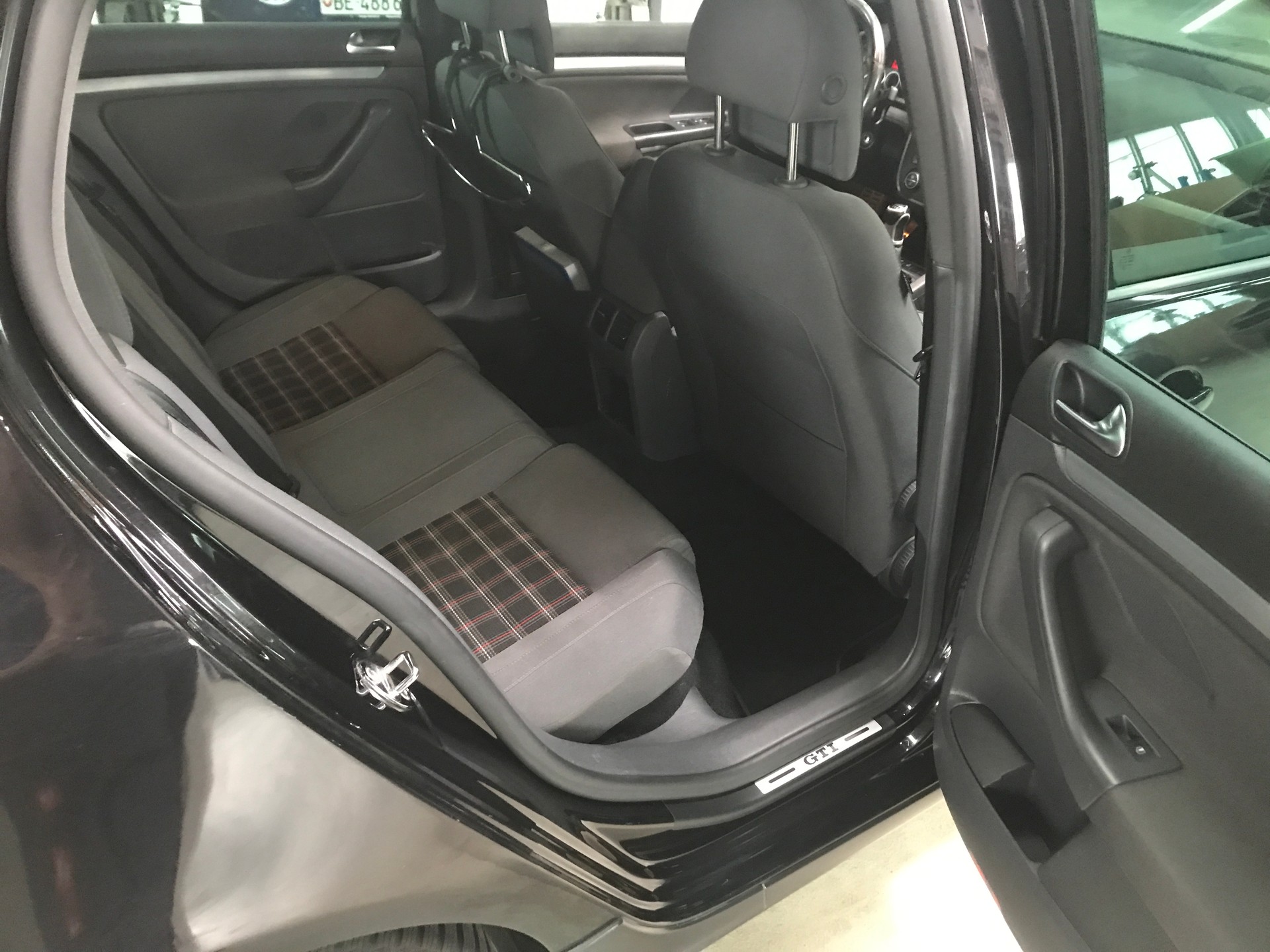 VW Golf 2.0 TFSI GTI-image-14