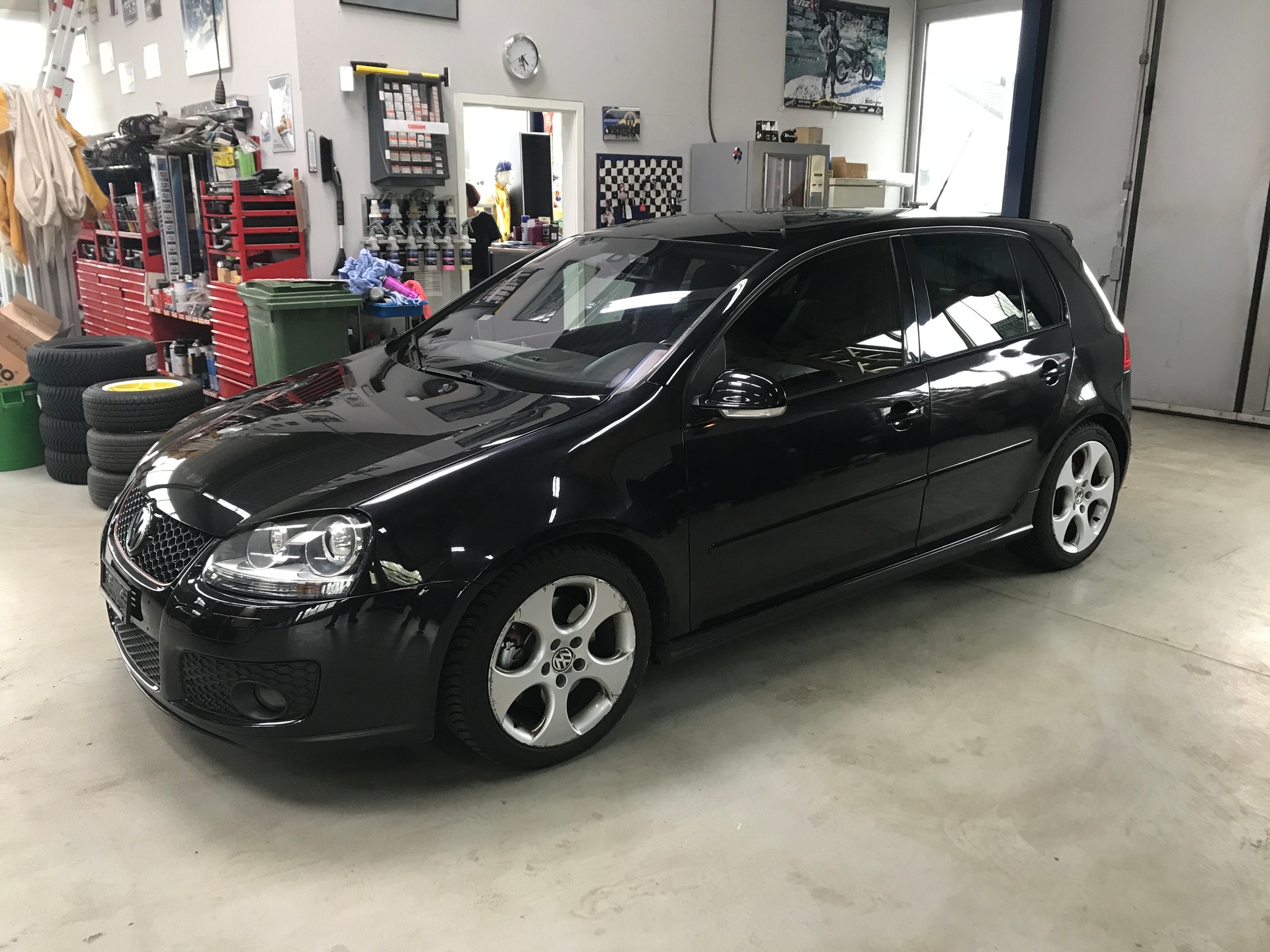 VW Golf 2.0 TFSI GTI-image-2