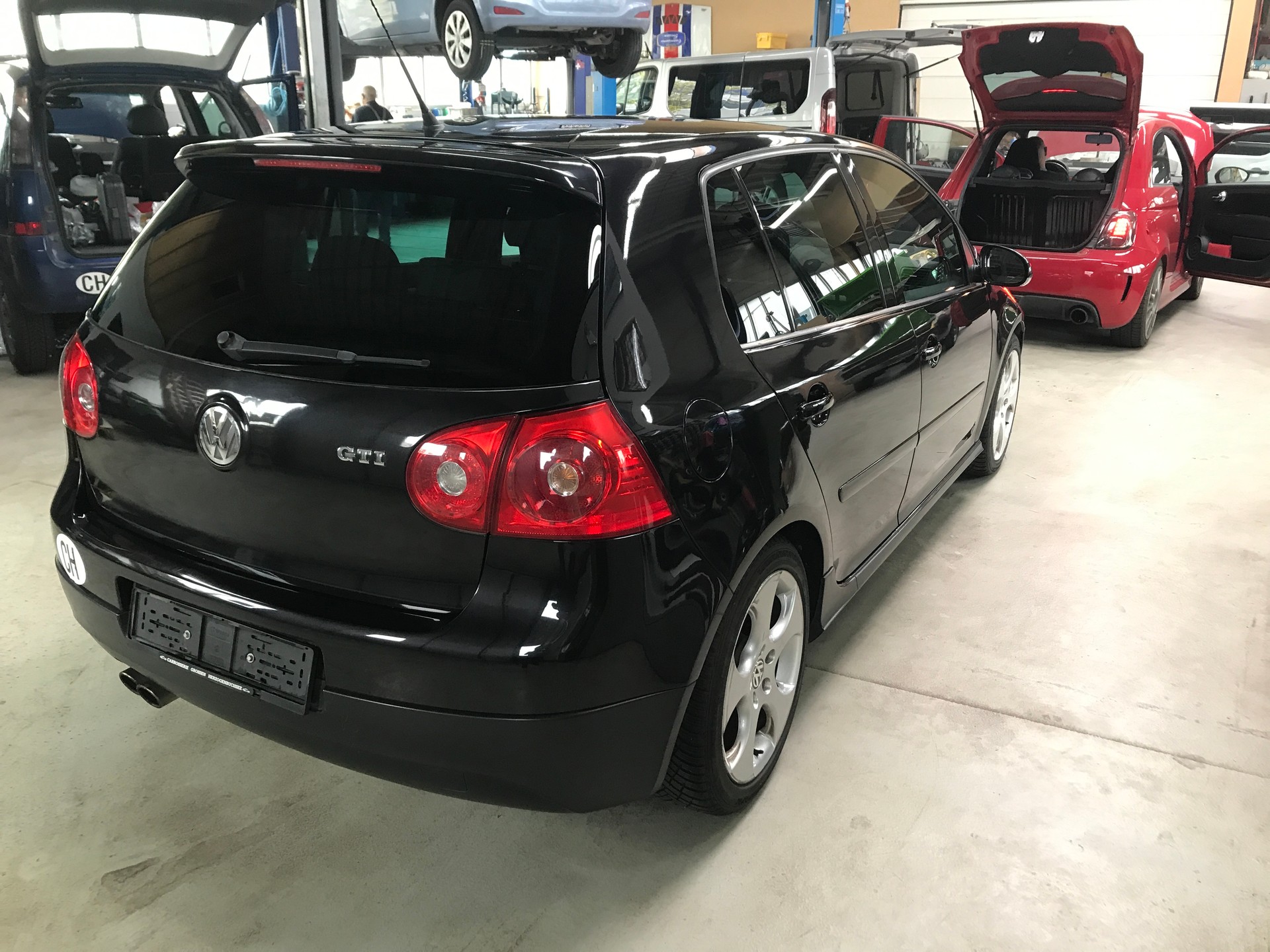 VW Golf 2.0 TFSI GTI-image-5
