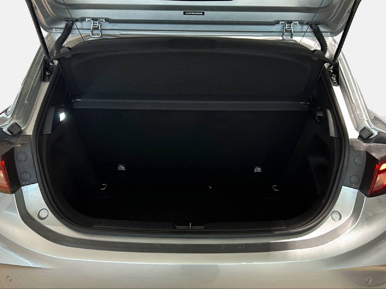 MG 3 1.5 Hybrid Luxury-image-12