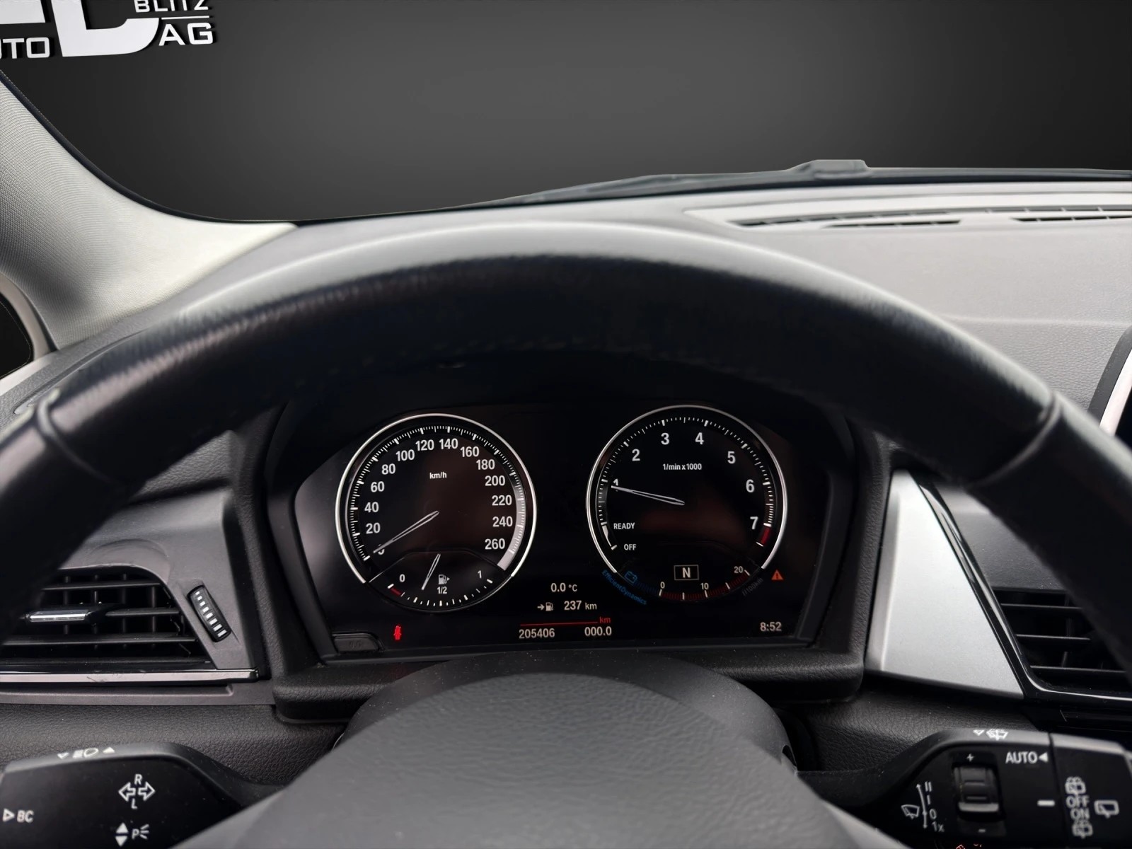 BMW 218i Gran Tourer-image-11