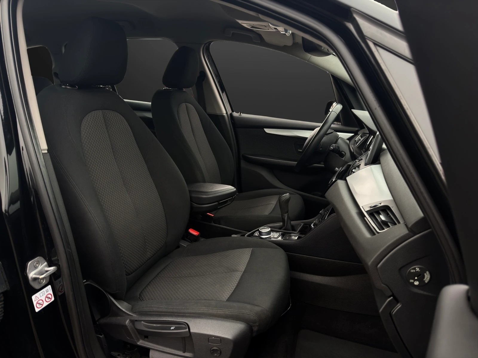 BMW 218i Gran Tourer-image-8