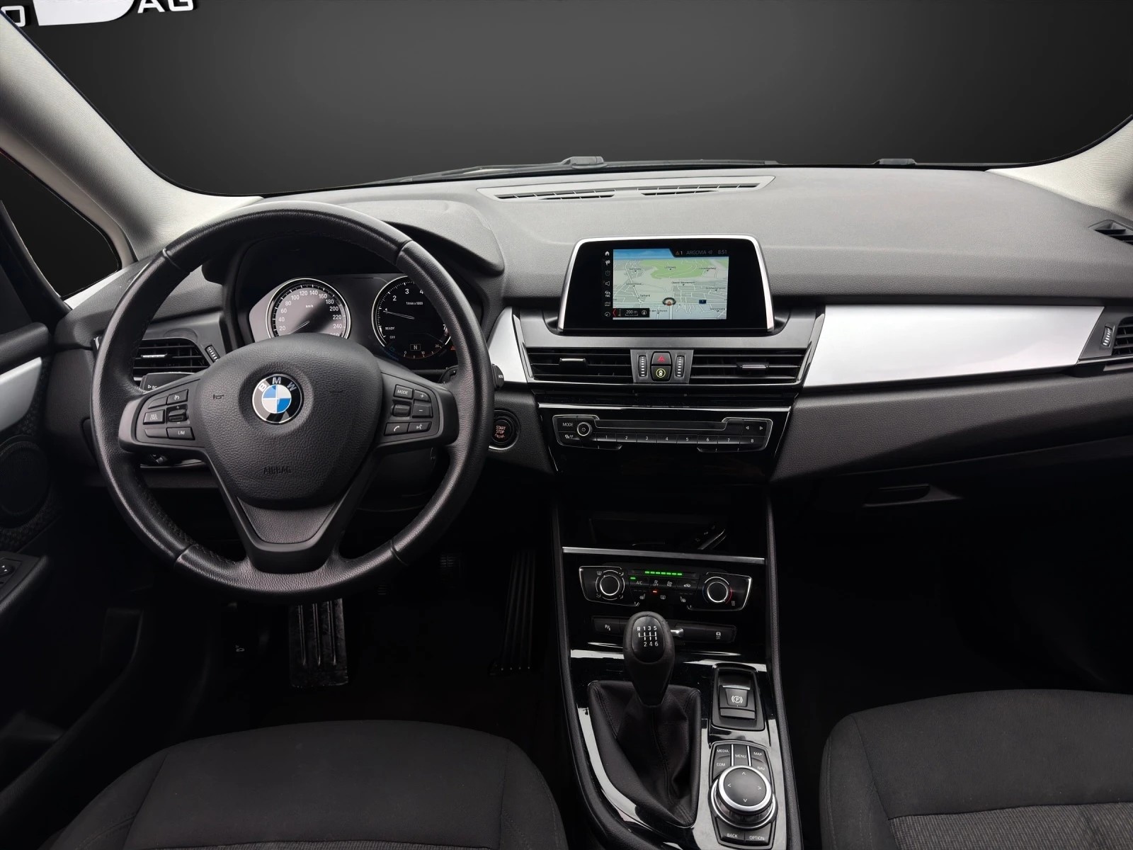 BMW 218i Gran Tourer-image-10