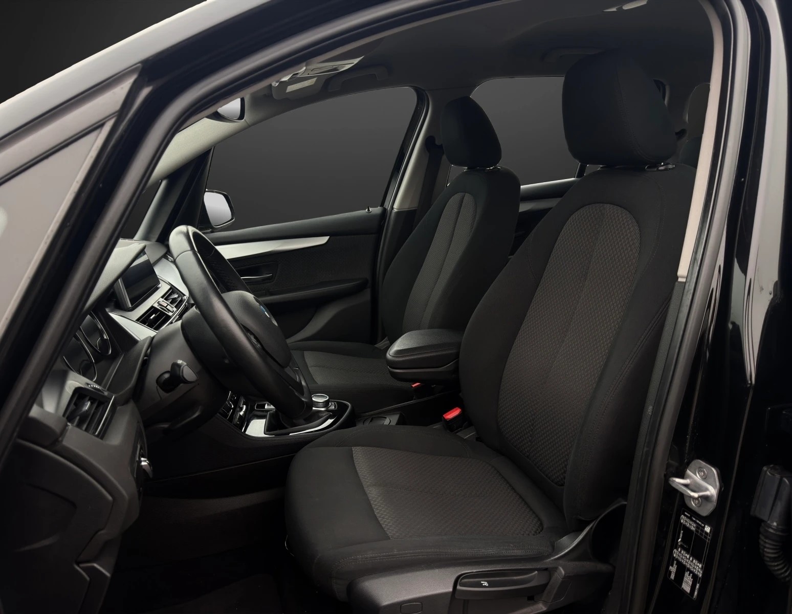 BMW 218i Gran Tourer-image-6