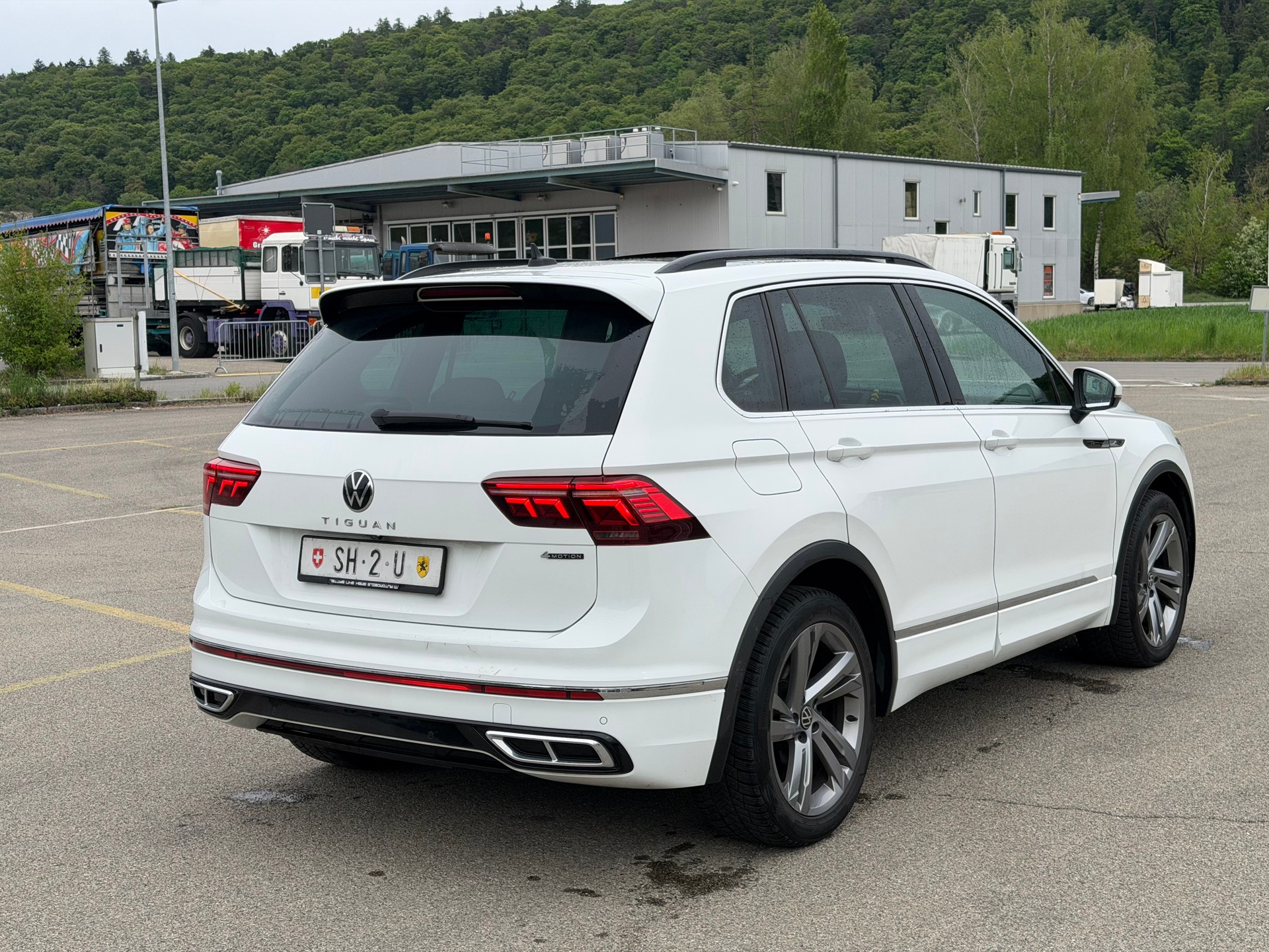 VW Tiguan 2.0 TDI SCR R-Line 4Motion DSG-image-4