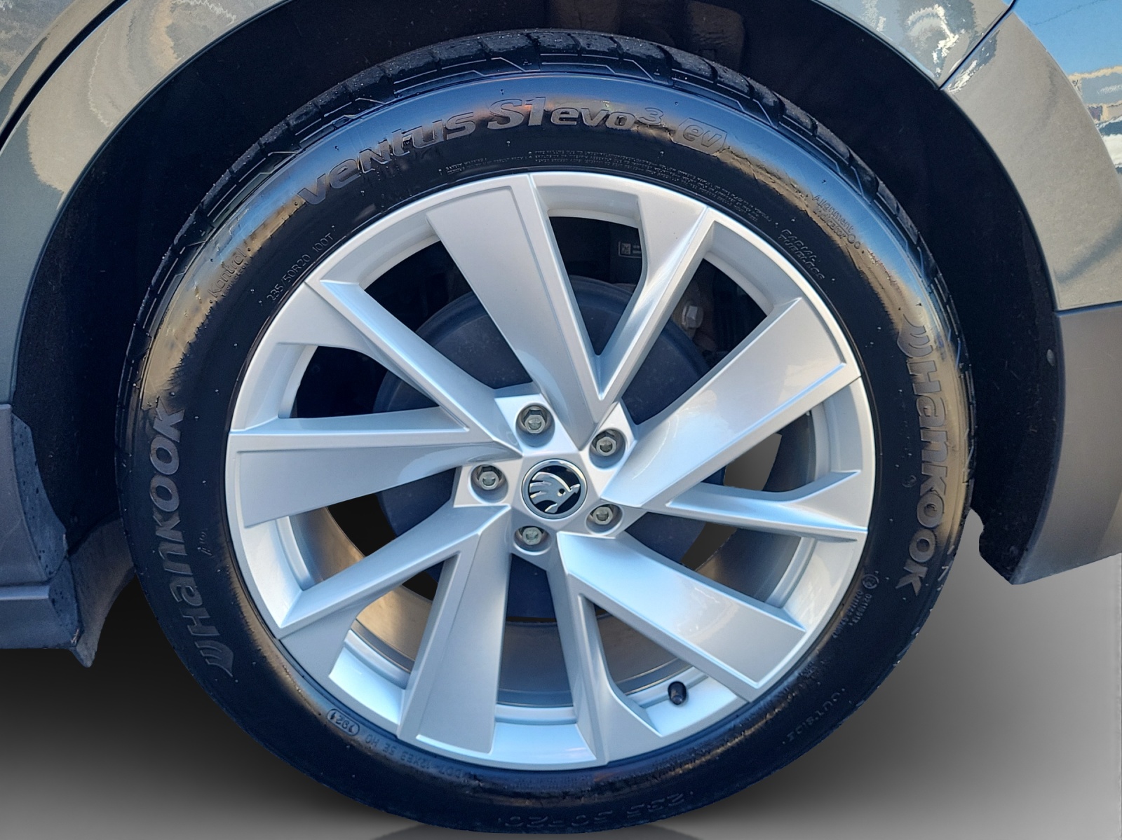 SKODA Enyaq iV 60-image-15