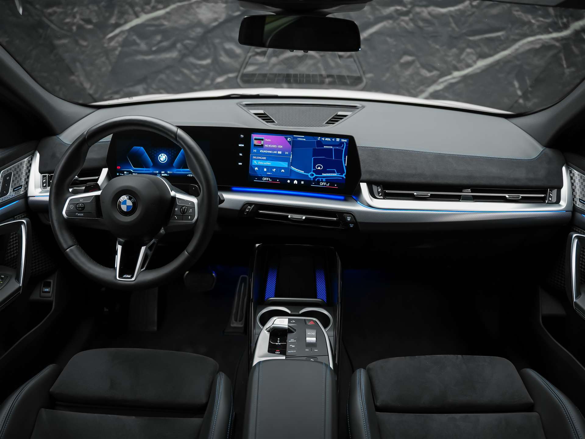 BMW X2 sDrive 20i 48V M Sport *Massagesitz*El. Sitze mit Memory*Harman/Kardon*-image-17
