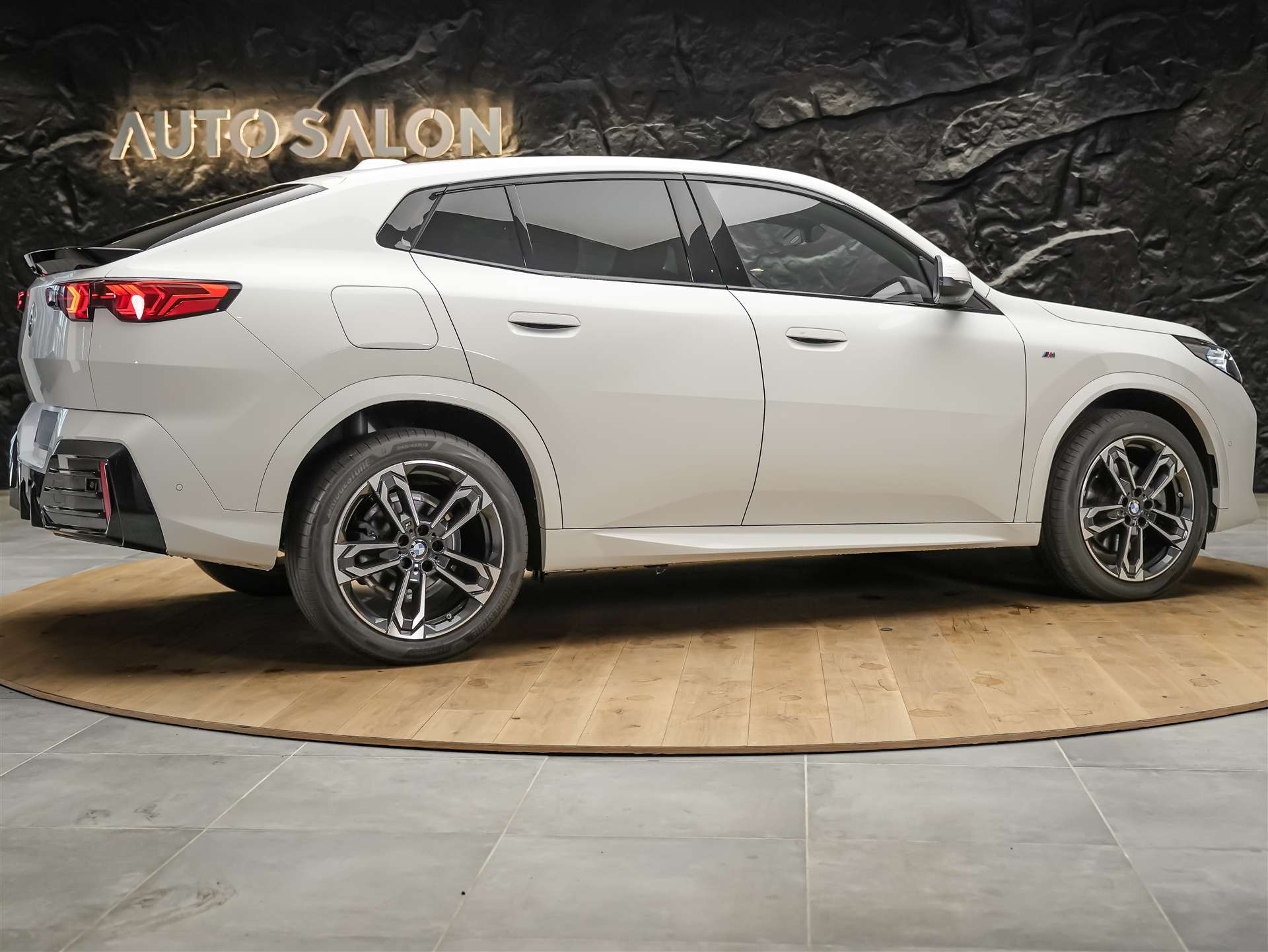 BMW X2 sDrive 20i 48V M Sport *Massagesitz*El. Sitze mit Memory*Harman/Kardon*-image-5