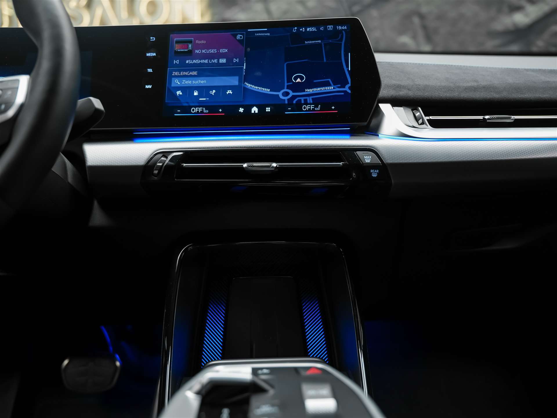 BMW X2 sDrive 20i 48V M Sport *Massagesitz*El. Sitze mit Memory*Harman/Kardon*-image-19