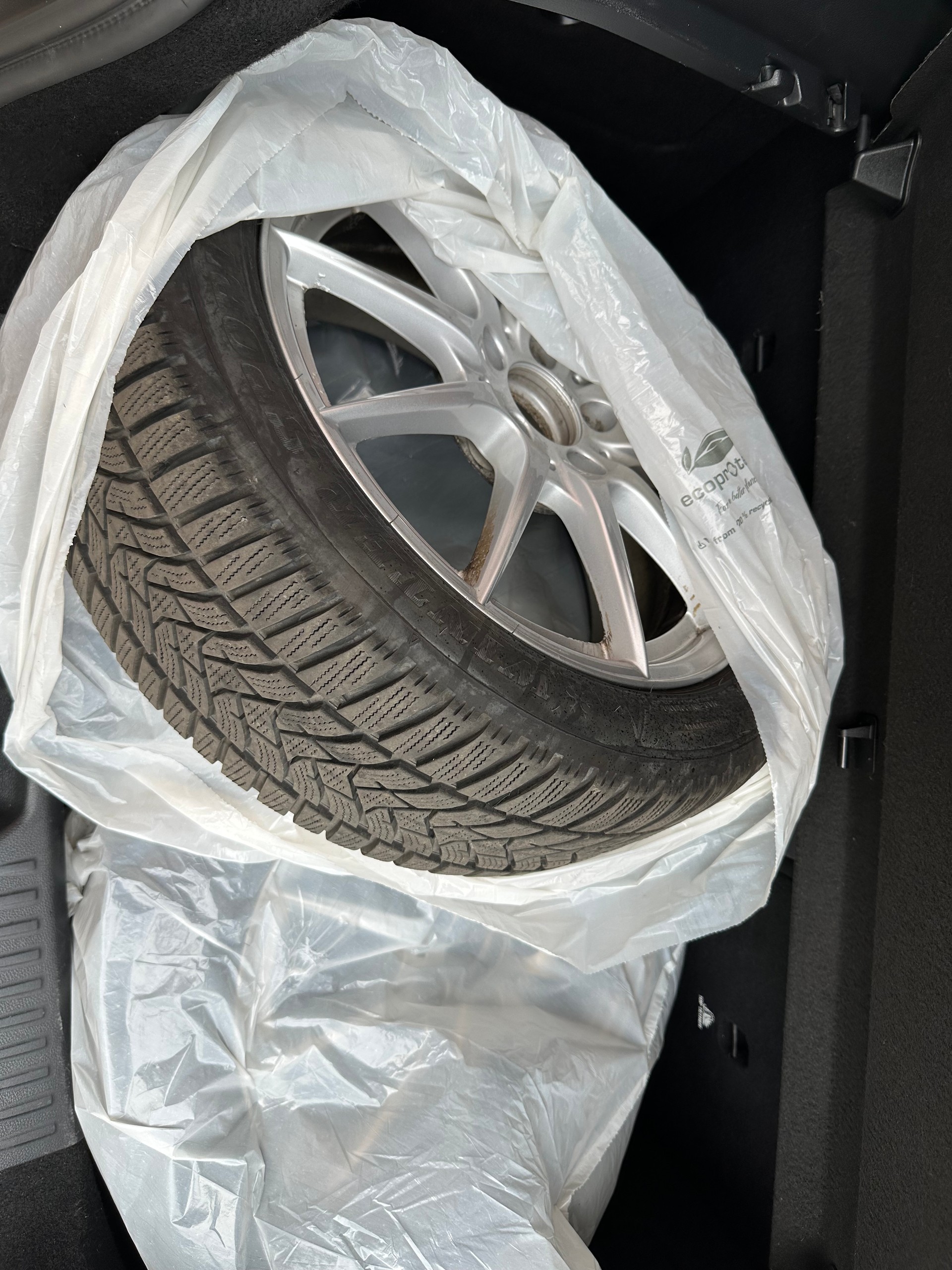 MERCEDES-BENZ A 220 AMG Line 4Matic 7G-DCT-image-14