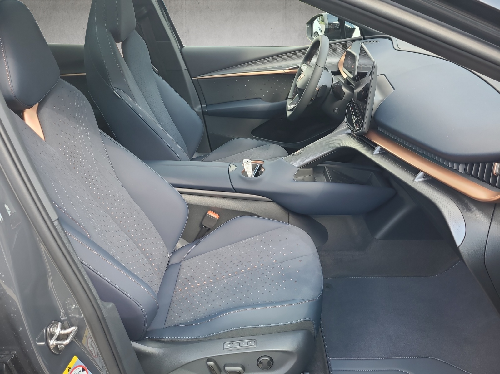 CUPRA Tavascan VZ 4Drive Adrenaline-image-12