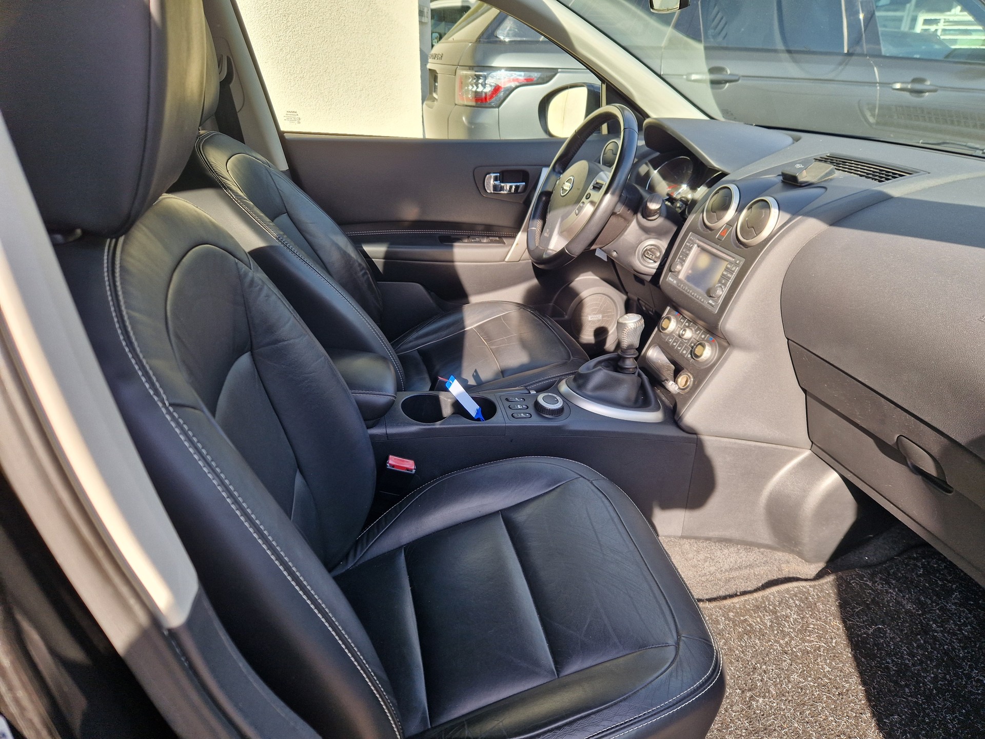 NISSAN Qashqai 2.0 dCi 4WD tekna-image-4