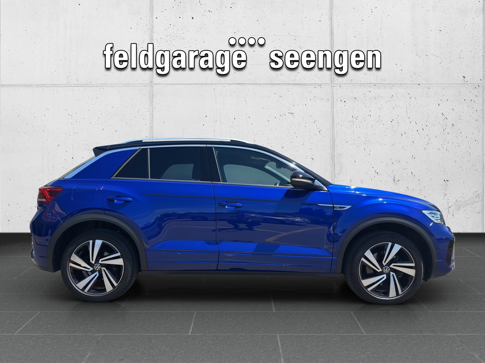 VW New T-Roc 2.0 TSI R-Line DSG 4Motion mit AHK, Standheizung & Winterräder-image-3