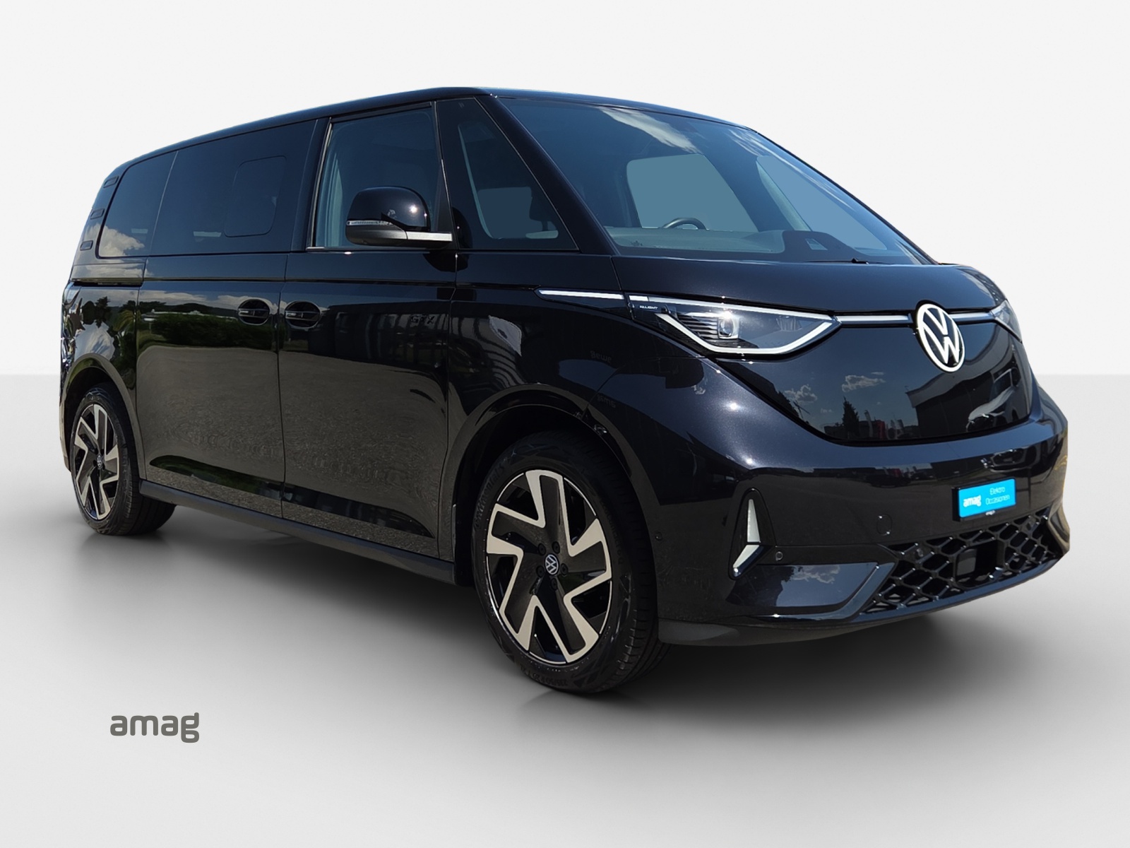 VW ID.Buzz LWB GTX 4 Motion-image-6